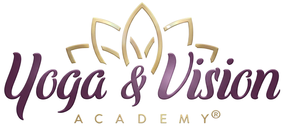 Logo Yoga & Vision Academy® s&nbsp;fialovým textem a&nbsp;zlatým lotosovým symbolem. Oficiální značka Martiny Bajerové pro&nbsp;metodiku Face Yoga.
