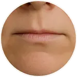 Detailní AI vizualizace oblasti rtů a brady vytvořená pro online program Facelift Yoga Experience od certifikované lektorky Martiny Bajerové. Slouží k názorné ilustraci zaměření technik.