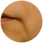Detailní AI vizualizace koutku úst a nosoretní rýhy vytvořená pro online program Facelift Yoga Experience od certifikované lektorky Martiny Bajerové.